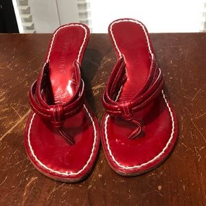 Bernardo Red Leather Knot-Detail Thong Sandals
